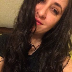 Meet your Posher, Yomy